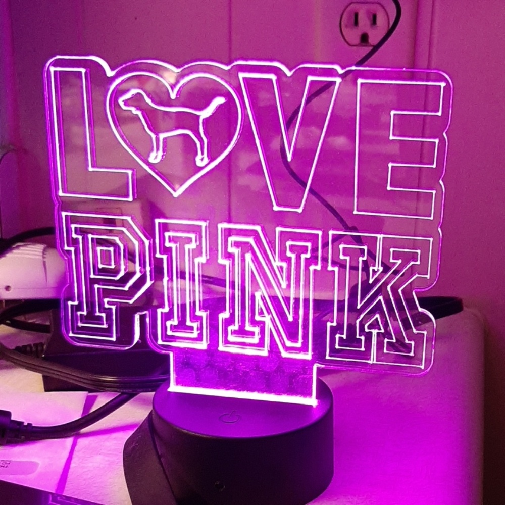 Vs pink light